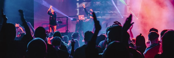 玩家部落栏目展示图 - 体育球迷社区互动与讨论交流场景