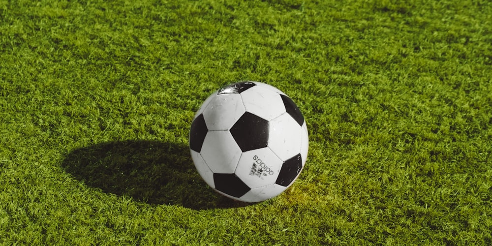 高清无插件足球直播技术演示 - 展示多路流媒体信号与低延迟传输架构